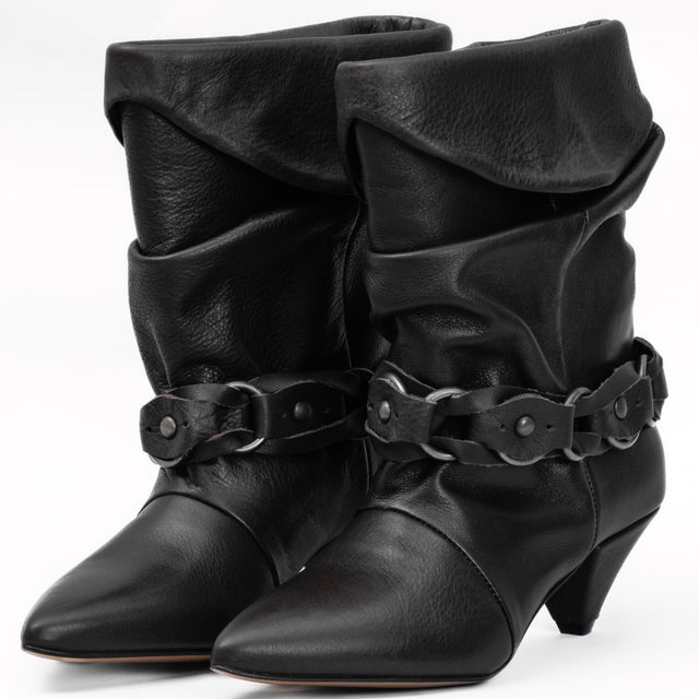 Divine follie-Pyramid heel boot with pleats - black