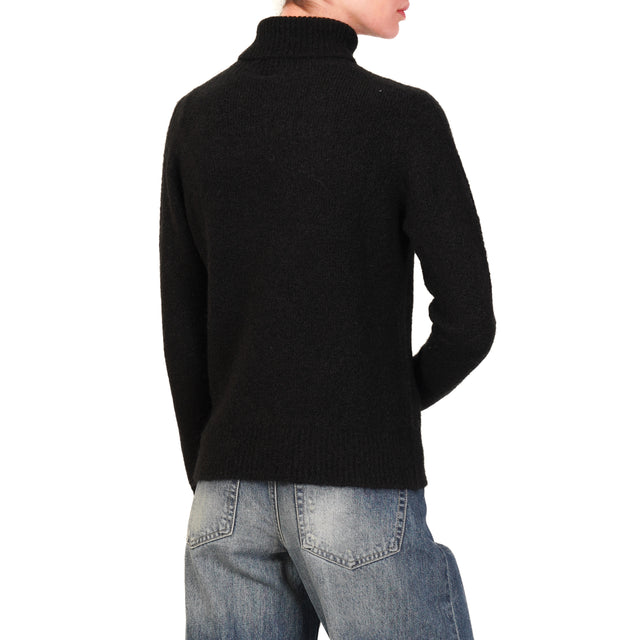 Tensione in- Maglia mohair elasticizzato collo alto - nero