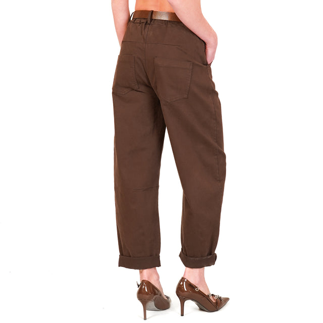 Tensione in-Pantalone elastico dietro con cintura - cioccolato