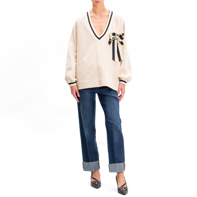 Dixie V-Neck Sweatshirt with Brooch - Ivory