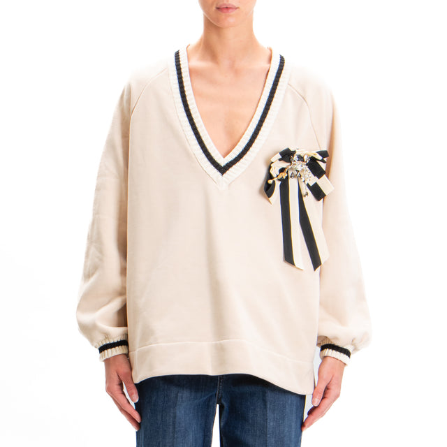 Dixie V-Neck Sweatshirt with Brooch - Ivory