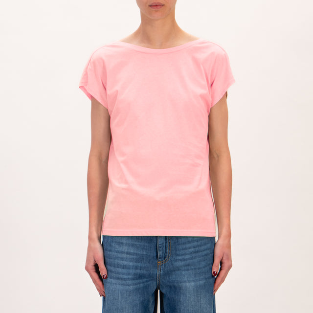 Camiseta souvenir con cuello de pico en la espalda - rosa