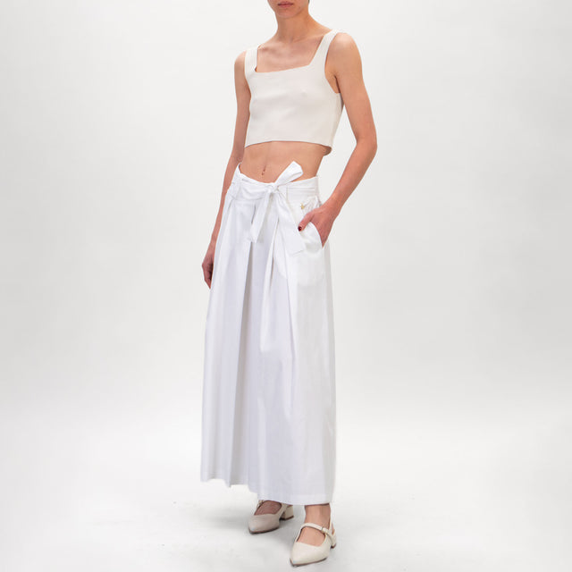 Souvenir-Falda trasera elástica con cinturón - blanco