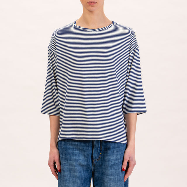 Zeroassoluto-Camiseta de punto a rayas con mangas 3/4 - leche/azul