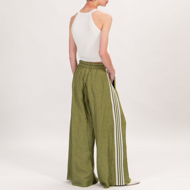 Motel-Pantalones de lino con rayas laterales y cordón - oliva/mantequilla