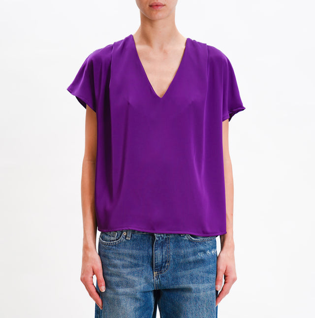 Souvenir-Blusa scollo v in satin - melanzana