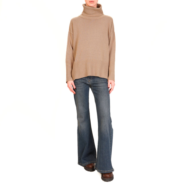 Tensione in-Maglia collo alto misto cashmere - cammello