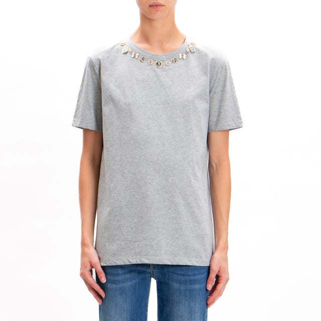 Tensione in-T-shirt girocollo con ciondoli - grigio