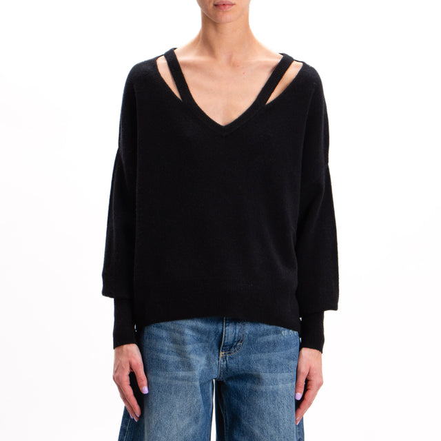 Tensione in-Maglia lana scollo v con cut out - nero