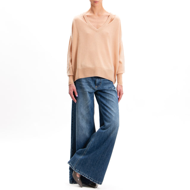 Tensione in-Maglia lana scollo v con cut out - beige