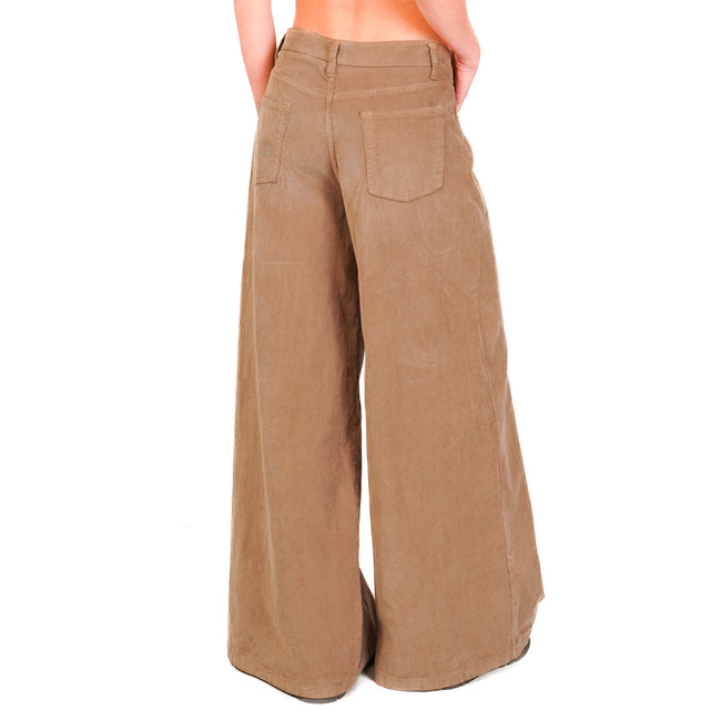 Zeroassoluto-Pantalone LANY wide leg velluto millerighe elasticizzato - camel