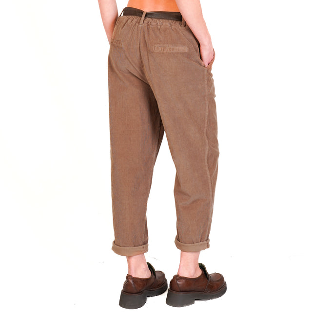 Zeroassoluto-Pantalone LORY velluto millerighe elasticizzato - camel