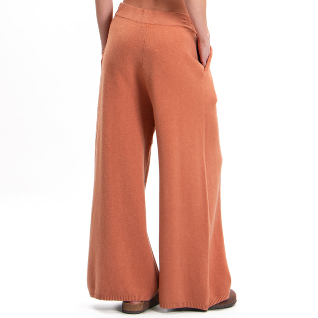 Zeroassoluto-Pants in knitted fabric with pleats - cinnamon