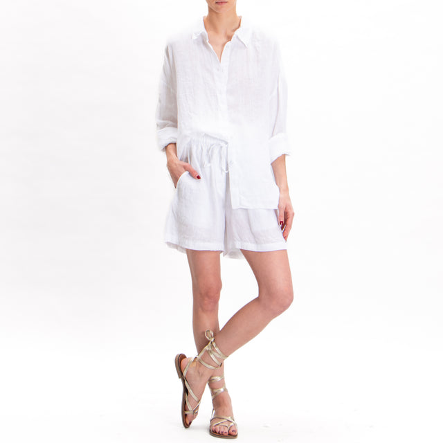 Tensione in- Shorts in lino con coulisse - bianco